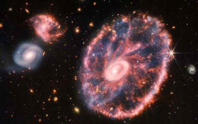 The James Webb Telescope has captured the Cartwheel Galaxy 500