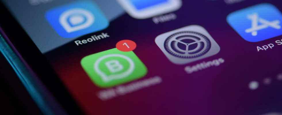 The incessant notifications of messages arriving in WhatsApp can become