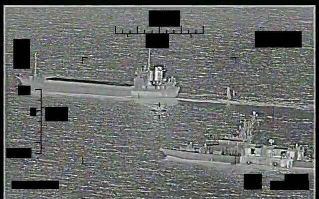 They tried to seize the US ship Caught pulling rope