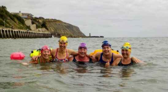 Three Utrechters swim from England to France and back Channel