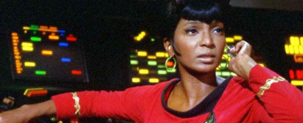 Uhura actress Nichelle Nichols is dead