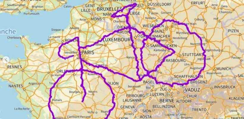Unusual cyclists have drawn a giant bike on the map