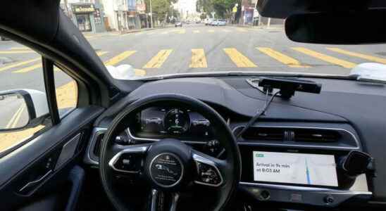 Watch Waymos self driving car on the streets of San Francisco