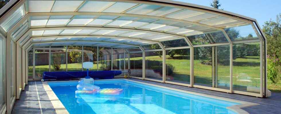 Which pool enclosure to choose