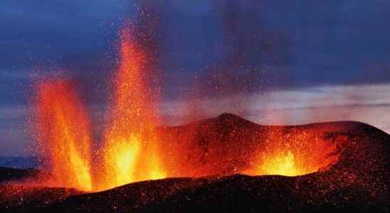 Will the eruption in Iceland paralyze air traffic