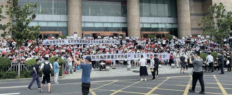 over 200 arrested in Henan banking scandal