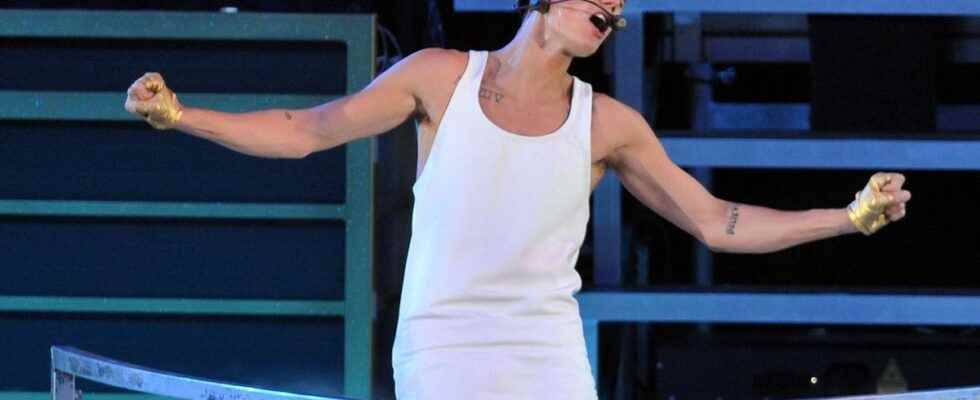 Affected by Ramsay Hunt syndrome Justin Bieber cancels his tour