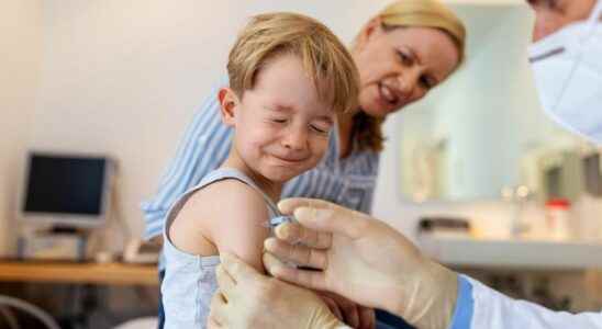 Anti covid vaccination of minors the authorization of both parents is