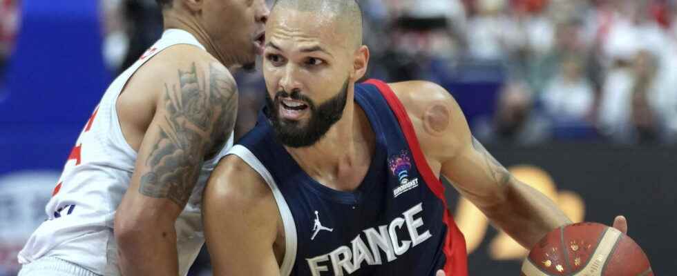BASKETBALL France Poland the French lead well at half time