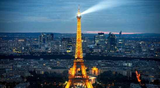 Eiffel Tower 2022 soon the end of the illumination of