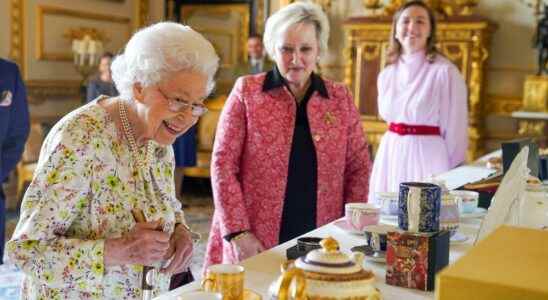 Elizabeth II champagne tea Short stories from official suppliers to