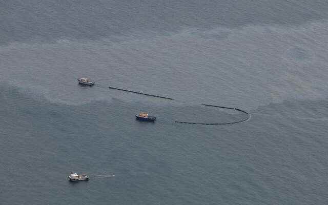 Environmental disaster at the entrance of the Mediterranean Fuel has