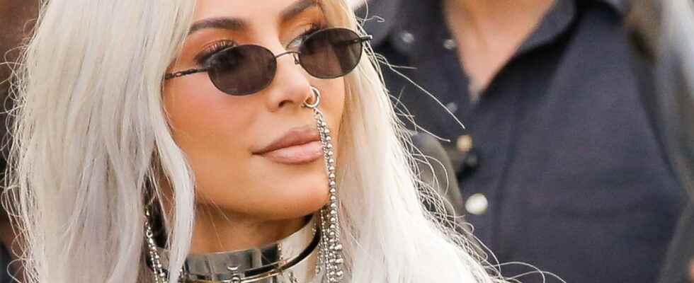 Kim Kardashian looks unrecognizable with eyebrows and platinum blonde hair