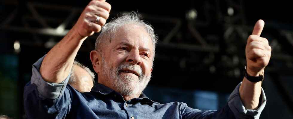 Lula leads the polls and Bolsonaro in ambush