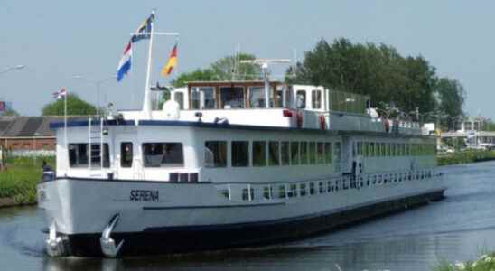 Nieuwegein uses river cruise ship as emergency shelter for refugees