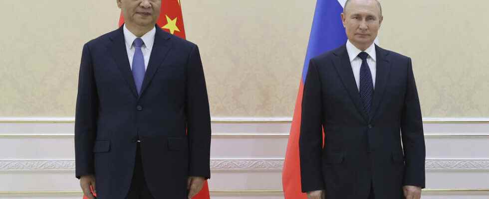 Putin and Xi show solidarity with Westerners