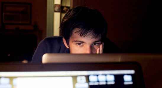 Suicide digital self harm among young people the new phenomenon that