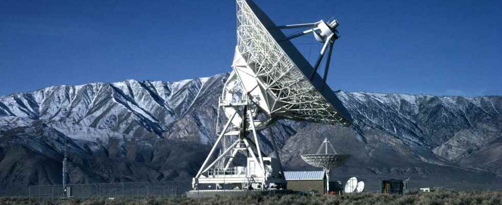 The VLBA radio telescope reconstructs for the first time the