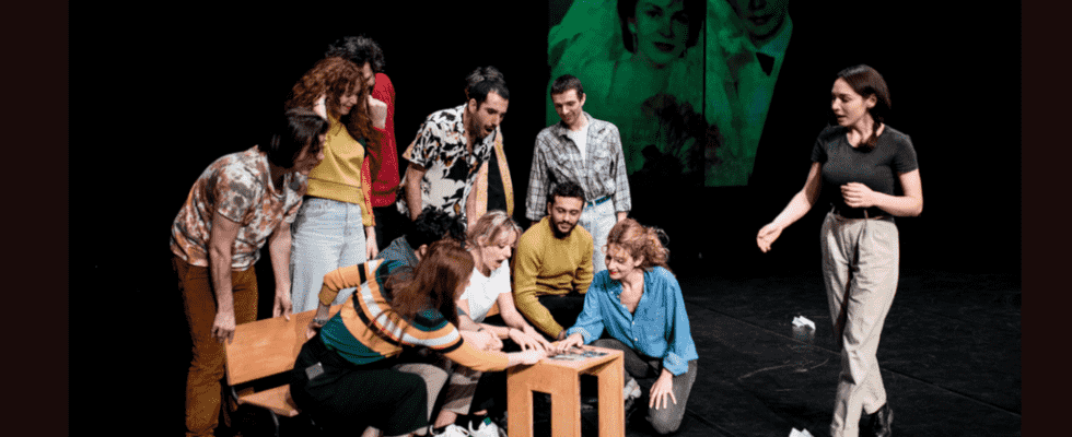 Theatre Mohamed El Khatib and the taboo of parental privacy
