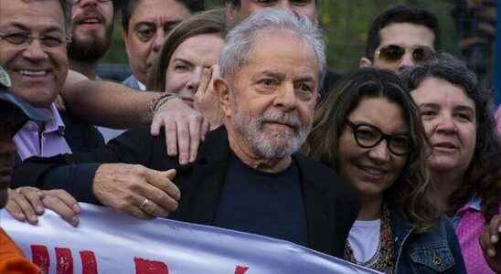 Last minute Leftist leader Lula da Silva won the election