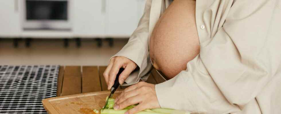 Pregnant women its in your interest to eat healthy