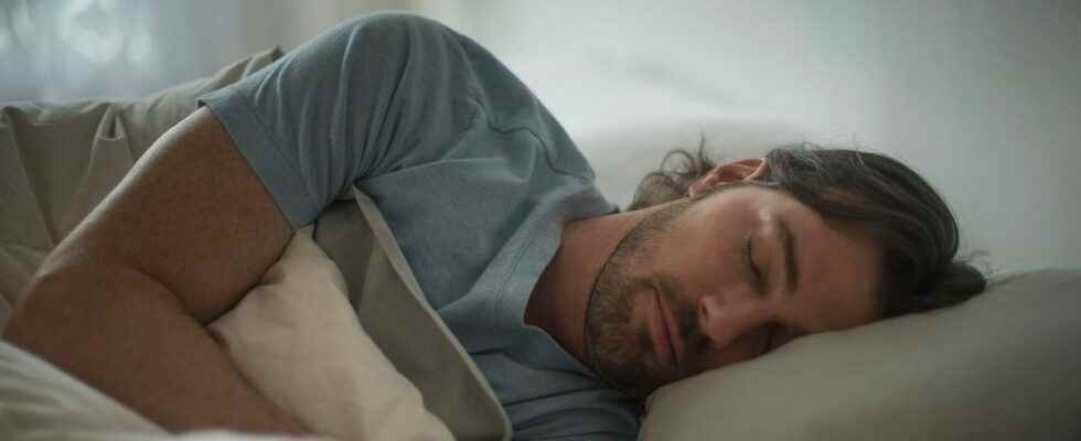 Sleeping more than 5 hours a night after 50 protects