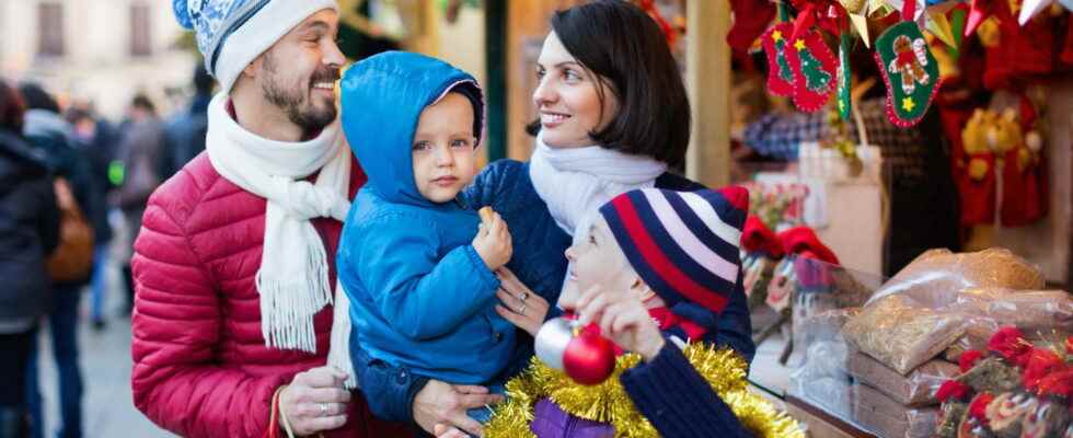 What are the new criteria for parents for Christmas shopping