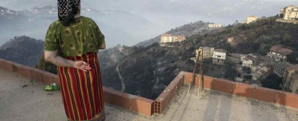49 death sentences following a lynching during the Kabylie fires