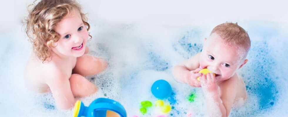 Bath toys the best games to entertain baby in the