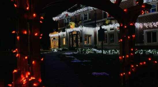 Brantford Lights at Glenhyrst switch on Dec 2