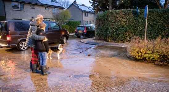 Burst water pipes and sinkholes in Soest Eemnes and Baarn