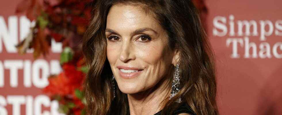 Cindy Crawford doesnt want to look like a 25 year old woman