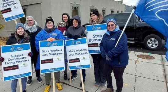 Community Living Wallaceburg workers rally to highlight issues in workplace