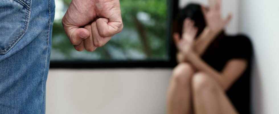 Domestic violence making the doctor and the pharmacist key interlocutors