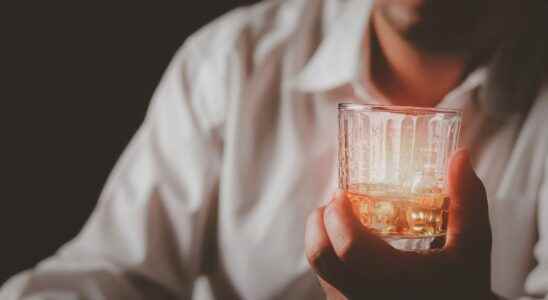 Drinking alcohol increases the risk of suicide