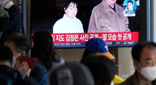 Kim Jong Un showed off daughter at robot test