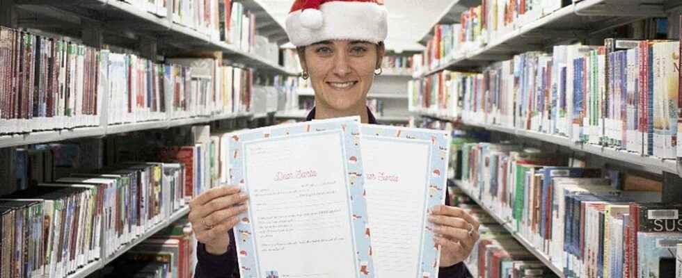Lambton County Library mailing letters to Santa