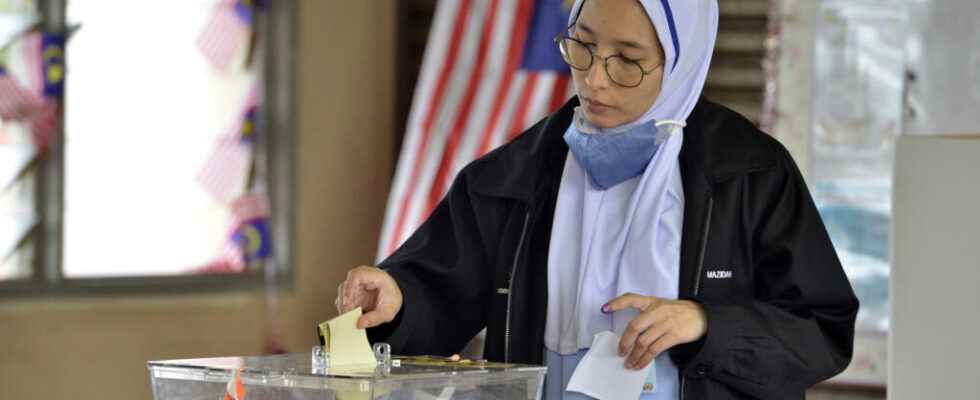 Malaysia seeks stability in ethnically marked parliamentary elections