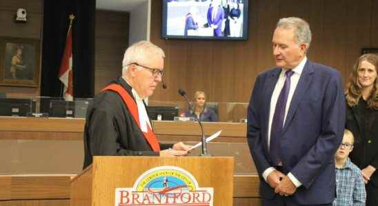 New city council officially sworn in at inaugural meeting