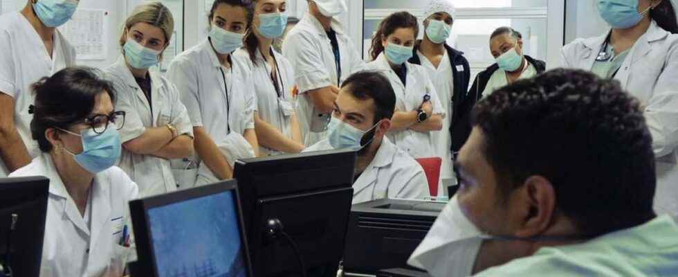 Premieres Emergencies five medical interns in the deep end