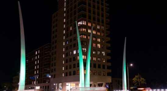Pylons in Amersfoort turn green to draw attention to the