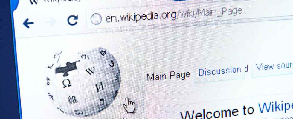 Russia fines Wikipedia for articles on Ukraine