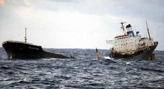 Spain commemorates the 20th anniversary of the sinking of the