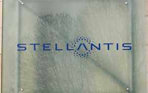 Stellantis double digit growth in revenues Confirm guidance