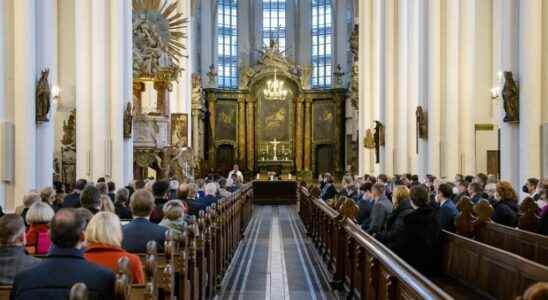 The German Catholic Church modifies its labor law and accepts