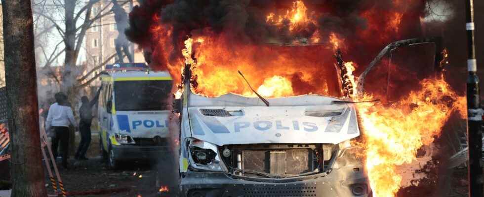 The police have a poor grasp of riot equipment