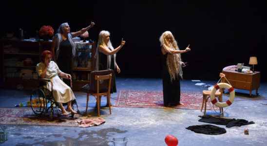 Theater Nasser Djemai and The Guardians fable on the fourth