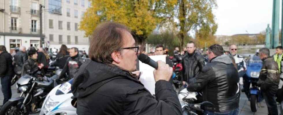 bikers demonstrate against the introduction of a compulsory technical control