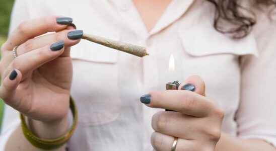 Alcohol tobacco cannabis declining consumption among French college students