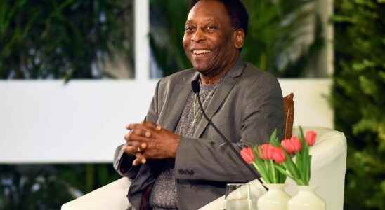 Football legend Pele hospitalized in Brazil wants to be reassuring